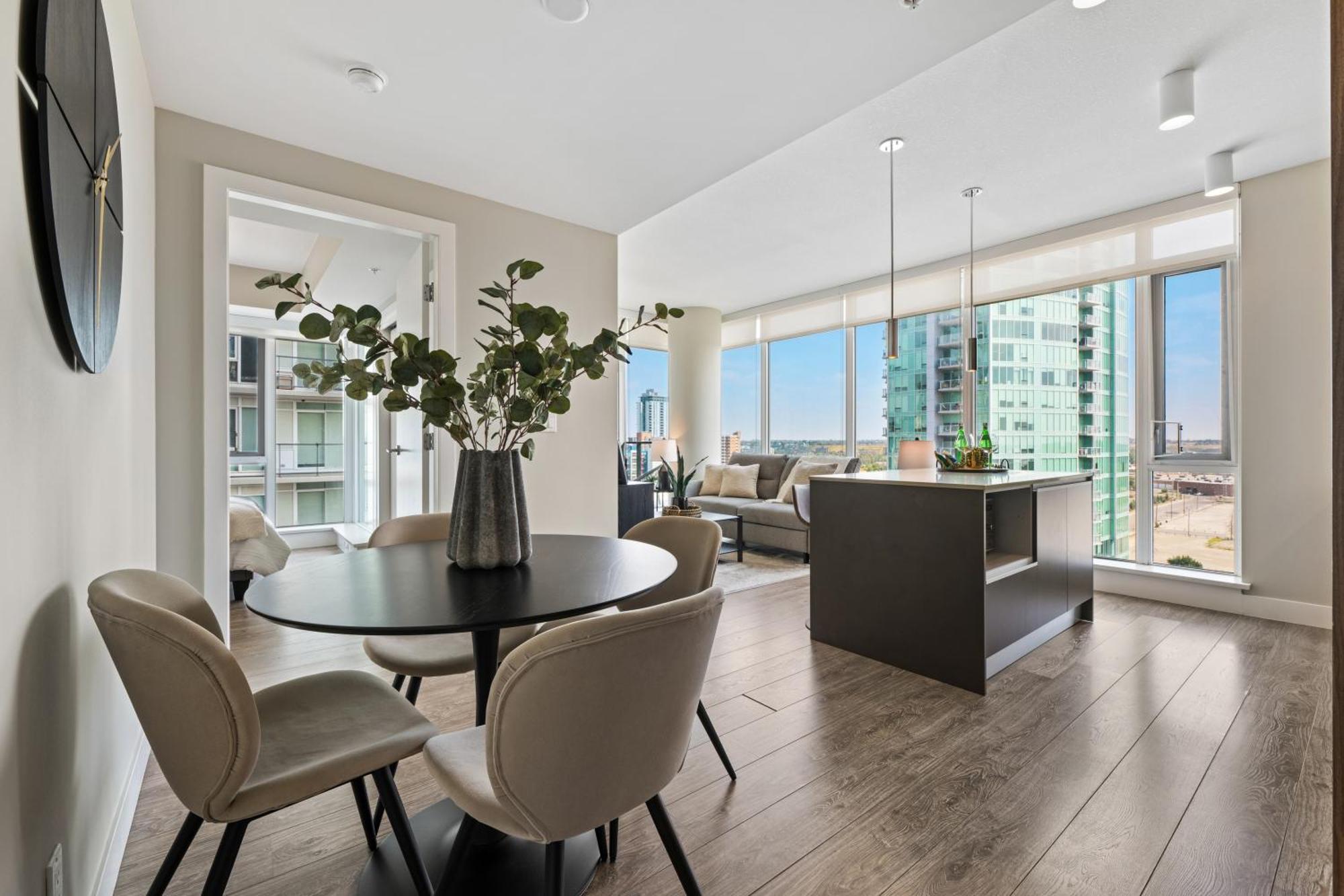 Modern Suite Calgary Downtown 5 Min Walk Stampede Bagian luar foto